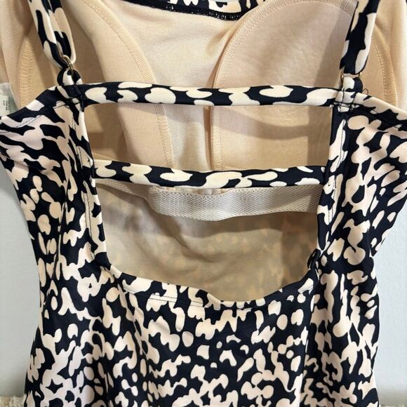 Kona Sol Animal Print One Piece Swimsuit - Picture 4 of 7